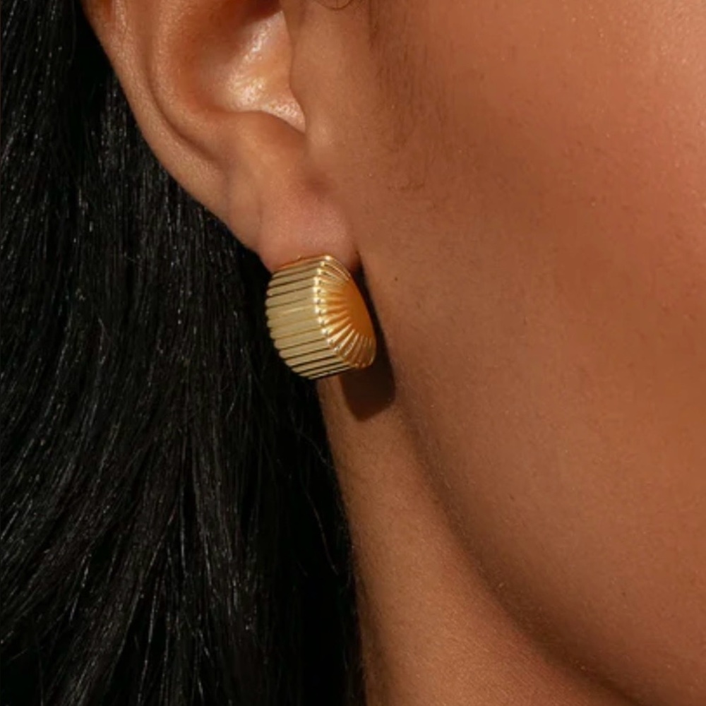 NEW Uncommon James Gold Chunky Ribbed Earrings
